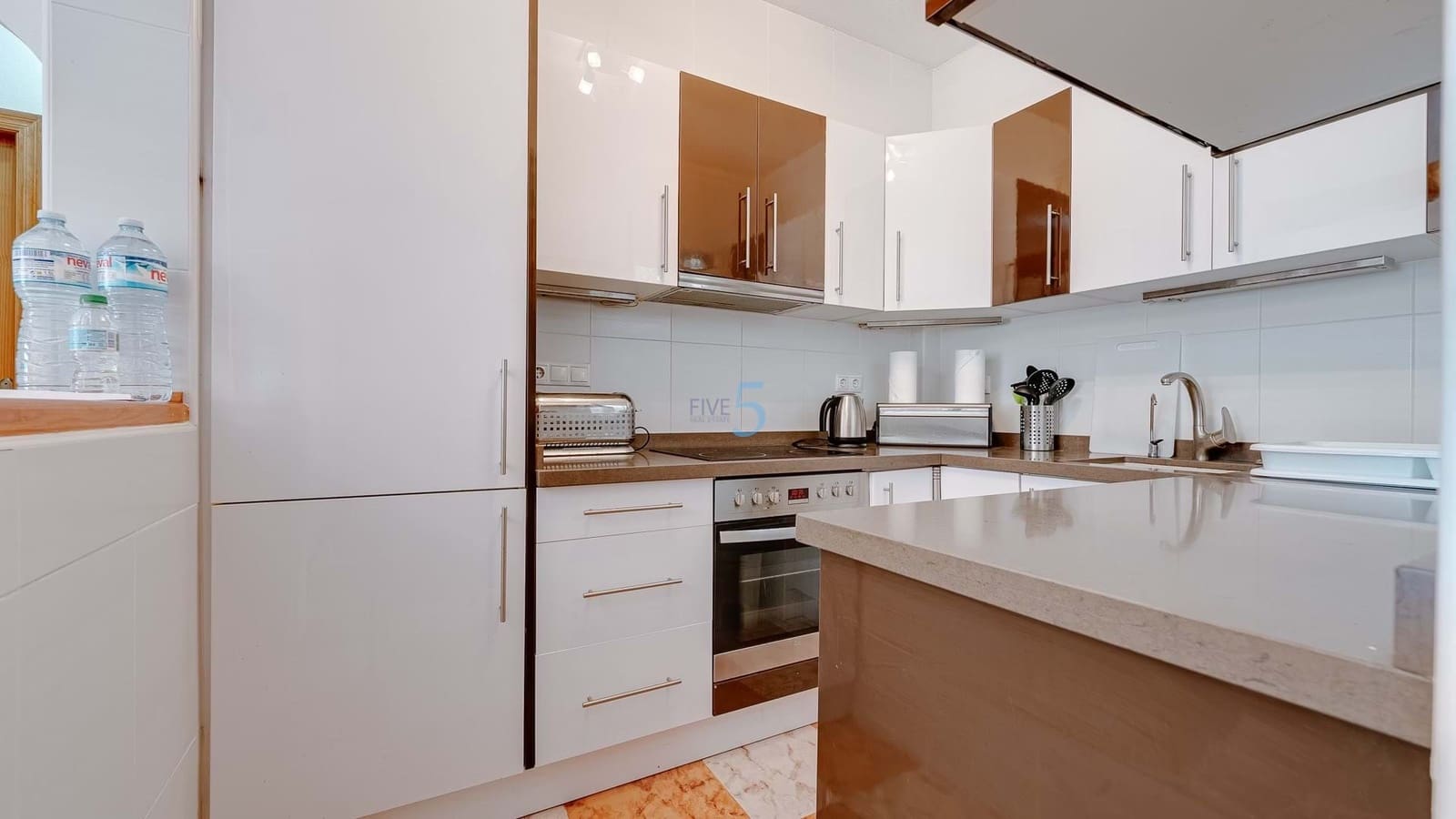 2 bedroom Bungalow for sale in Villamartin with pool garage - € 184,000 (Ref: 9400086)