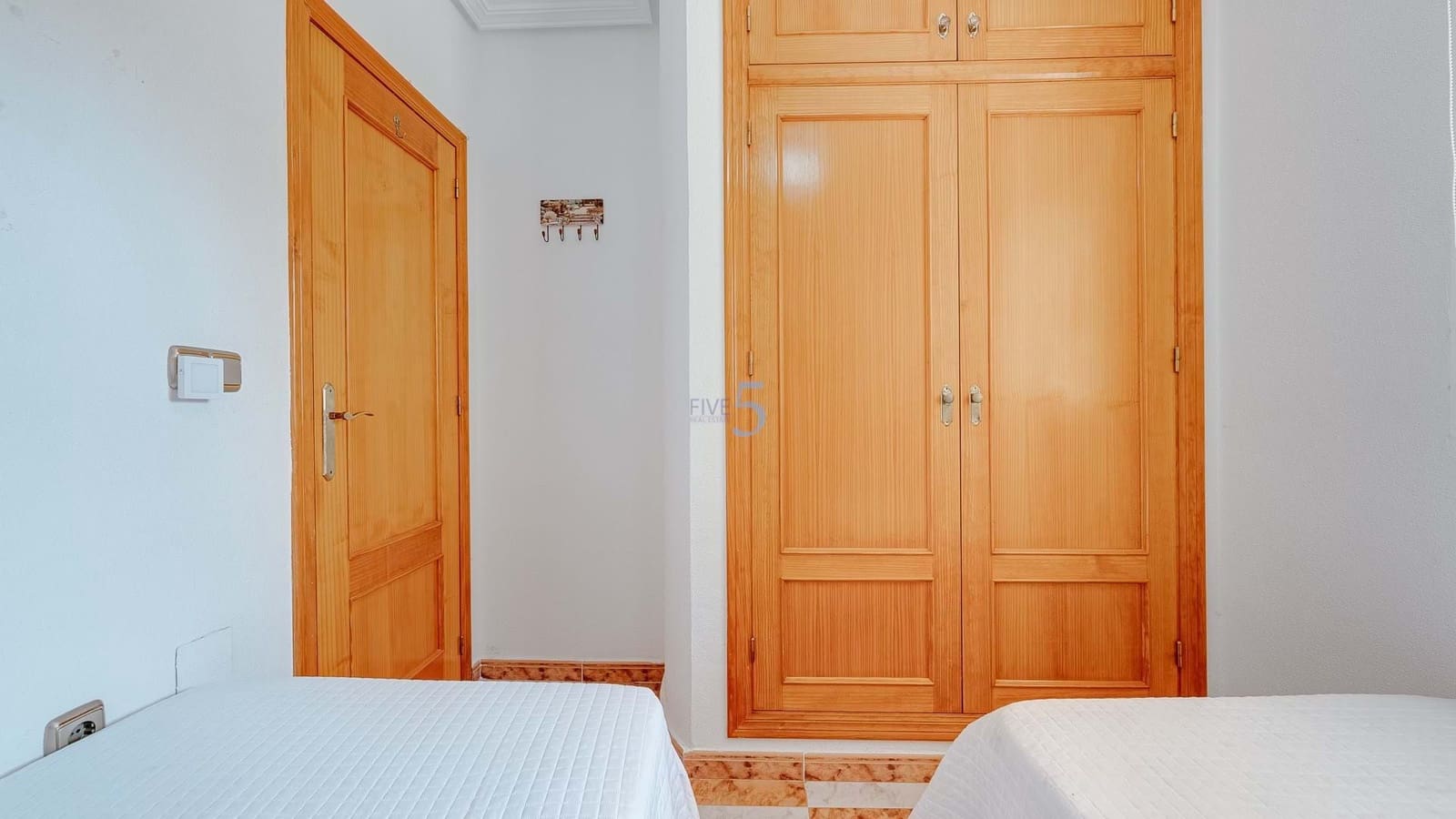 2 bedroom Bungalow for sale in Villamartin with pool garage - € 184,000 (Ref: 9400086)