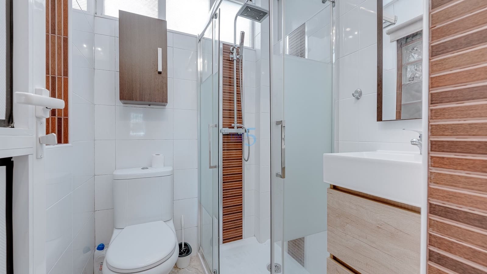 2 bedroom Bungalow for sale in Villamartin with pool garage - € 184,000 (Ref: 9400086)