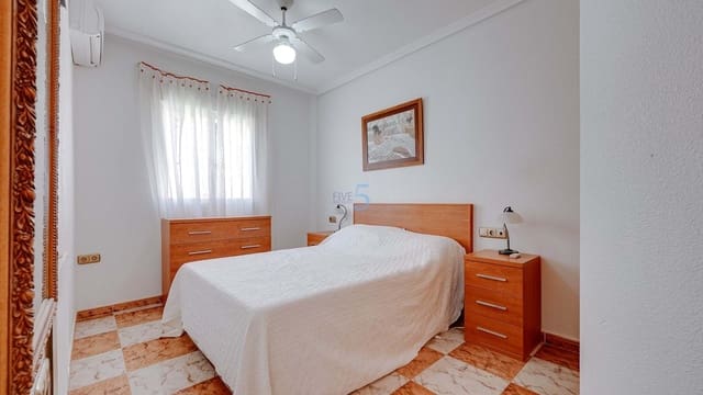 2 soveværelse Bungalow til salg i Villamartin, Orihuela med swimmingpool garage - € 184.000 (Ref: 9400086)