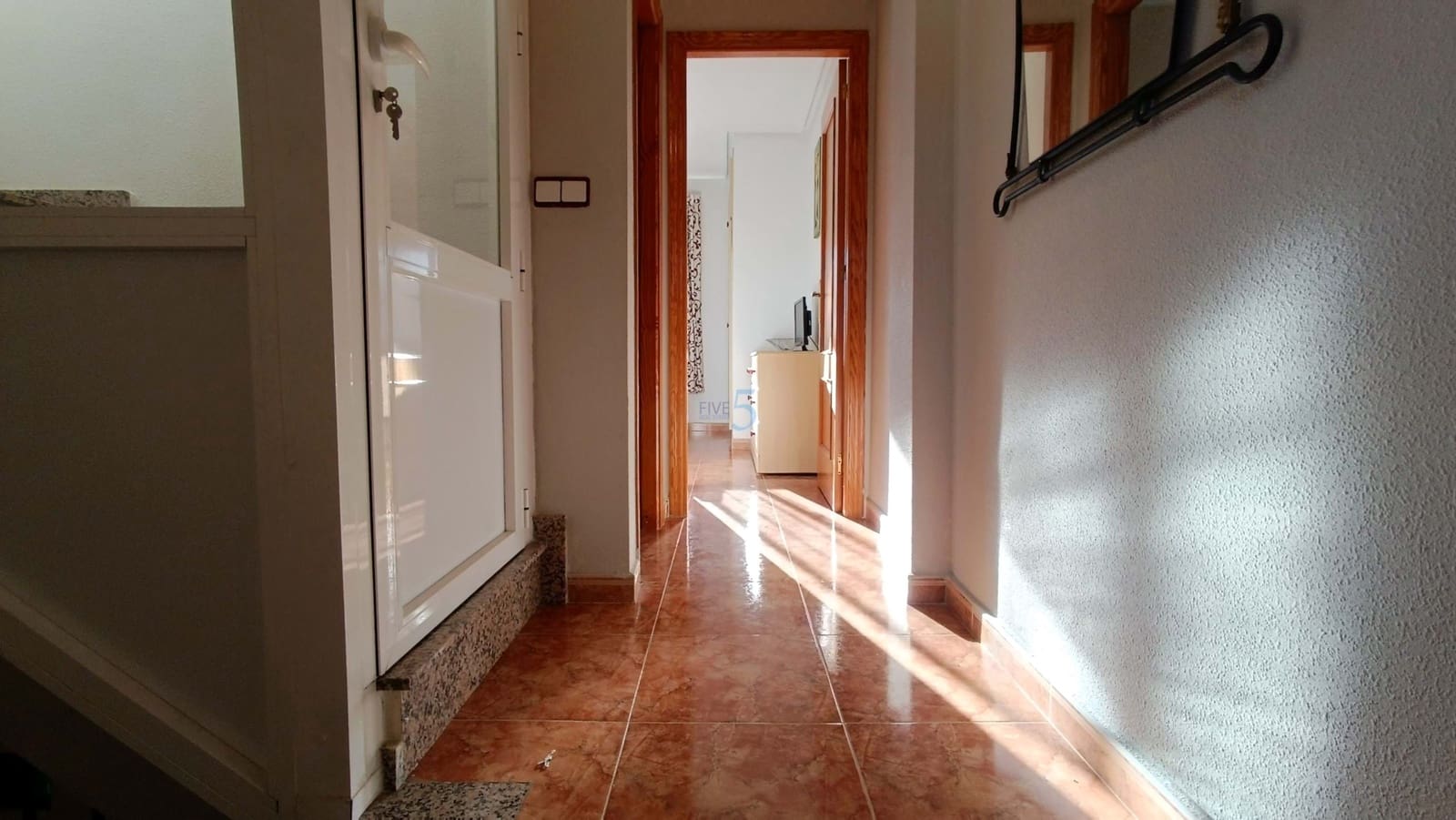 3 makuuhuone Paritalo myytävänä paikassa Algorfa mukana uima-altaan 
autotalli - 175 000 € (Ref: 9400296)