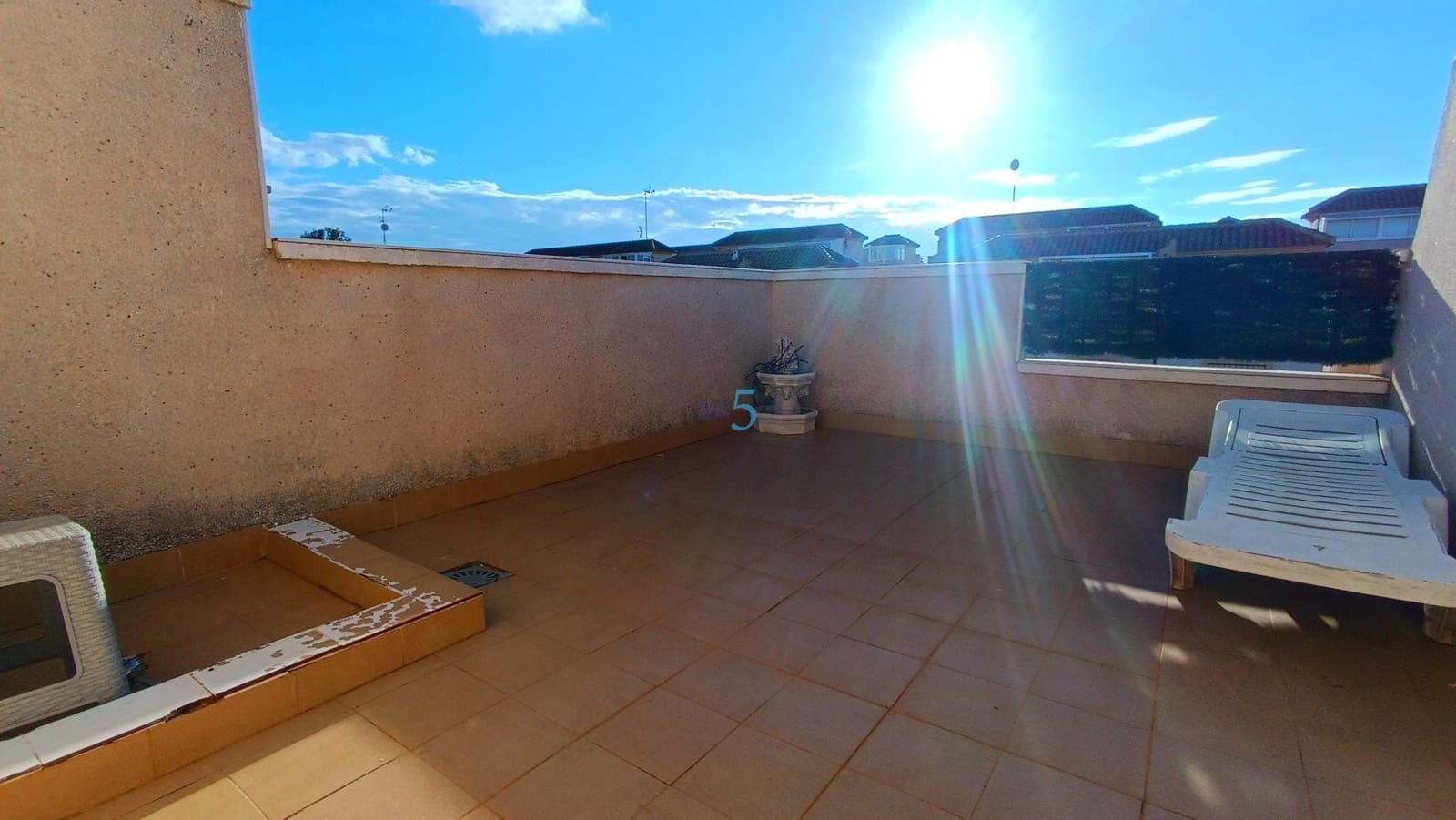 3 makuuhuone Paritalo myytävänä paikassa Algorfa mukana uima-altaan 
autotalli - 175 000 € (Ref: 9400296)