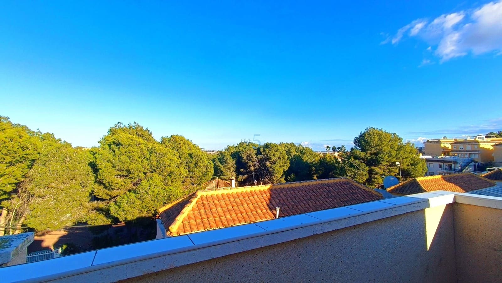 3 makuuhuone Paritalo myytävänä paikassa Algorfa mukana uima-altaan 
autotalli - 175 000 € (Ref: 9400296)