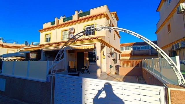 3 makuuhuone Paritalo myytävänä paikassa Algorfa mukana uima-altaan 
autotalli - 175 000 € (Ref: 9400296)