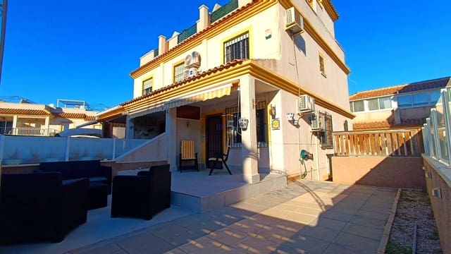 3 makuuhuone Paritalo myytävänä paikassa Algorfa mukana uima-altaan 
autotalli - 175 000 € (Ref: 9400296)