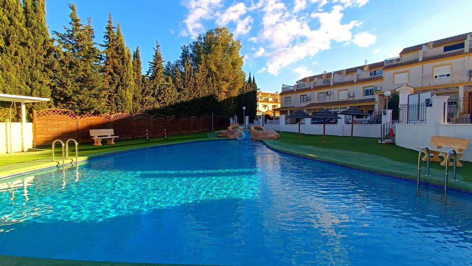 3 makuuhuone Paritalo myytävänä paikassa Algorfa mukana uima-altaan 
autotalli - 175 000 € (Ref: 9400296)