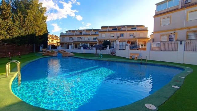 3 makuuhuone Paritalo myytävänä paikassa Algorfa mukana uima-altaan 
autotalli - 175 000 € (Ref: 9400296)