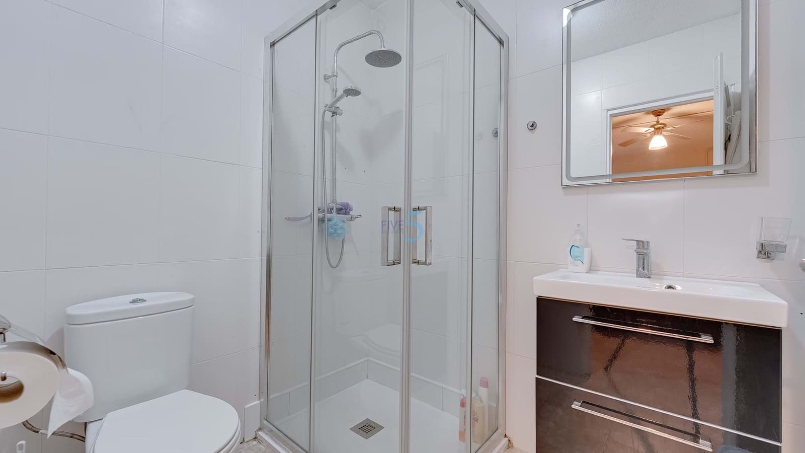 3 soverom Kjedet enebolig til salgs i Algorfa med svømmebasseng garasje - € 175 000 (Ref: 9400296)