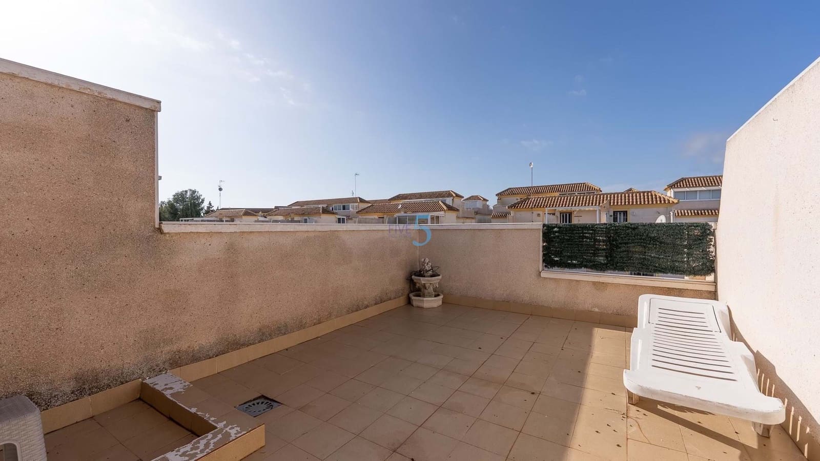 3 soverom Kjedet enebolig til salgs i Algorfa med svømmebasseng garasje - € 175 000 (Ref: 9400296)