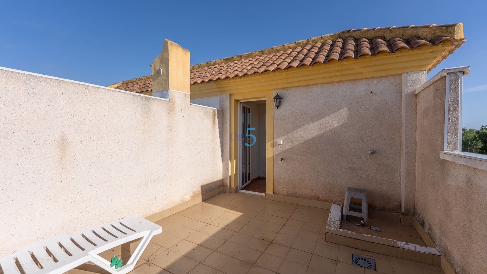 3 soverom Kjedet enebolig til salgs i Algorfa med svømmebasseng garasje - € 175 000 (Ref: 9400296)