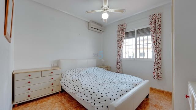 3 quarto Moradia Geminada para venda em Algorfa com piscina garagem - 175 000 € (Ref: 9400296)