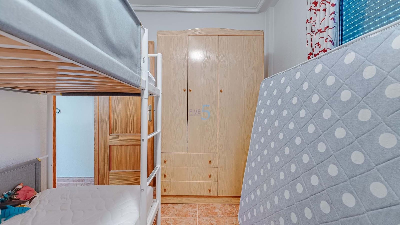 3 soverom Kjedet enebolig til salgs i Algorfa med svømmebasseng garasje - € 175 000 (Ref: 9400296)