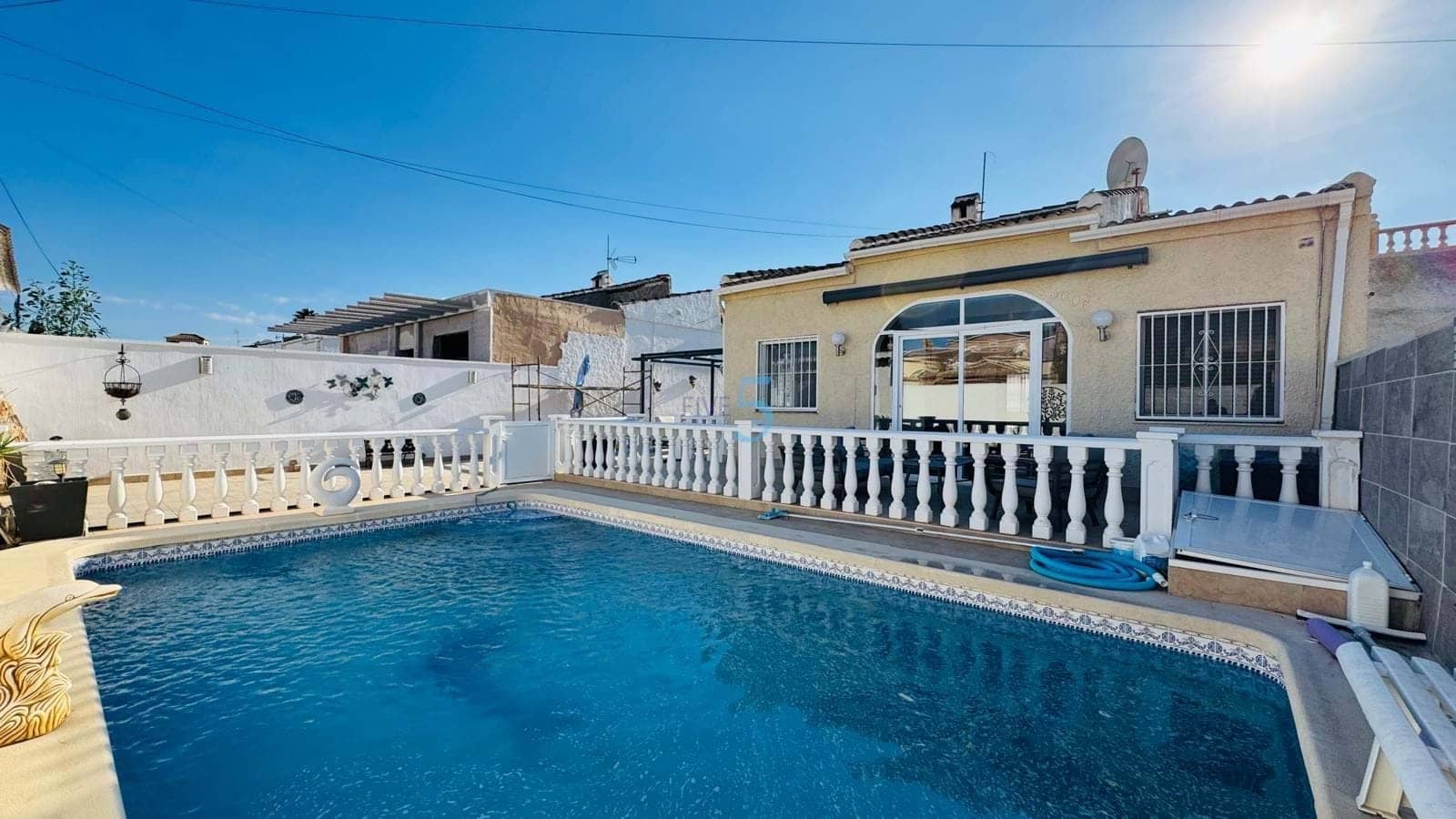 2 bedroom Villa for sale in Torrevieja with pool garage - € 266,000 (Ref: 9401270)