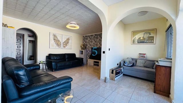 2 bedroom Villa for sale in Torrevieja with pool garage - € 266,000 (Ref: 9401270)