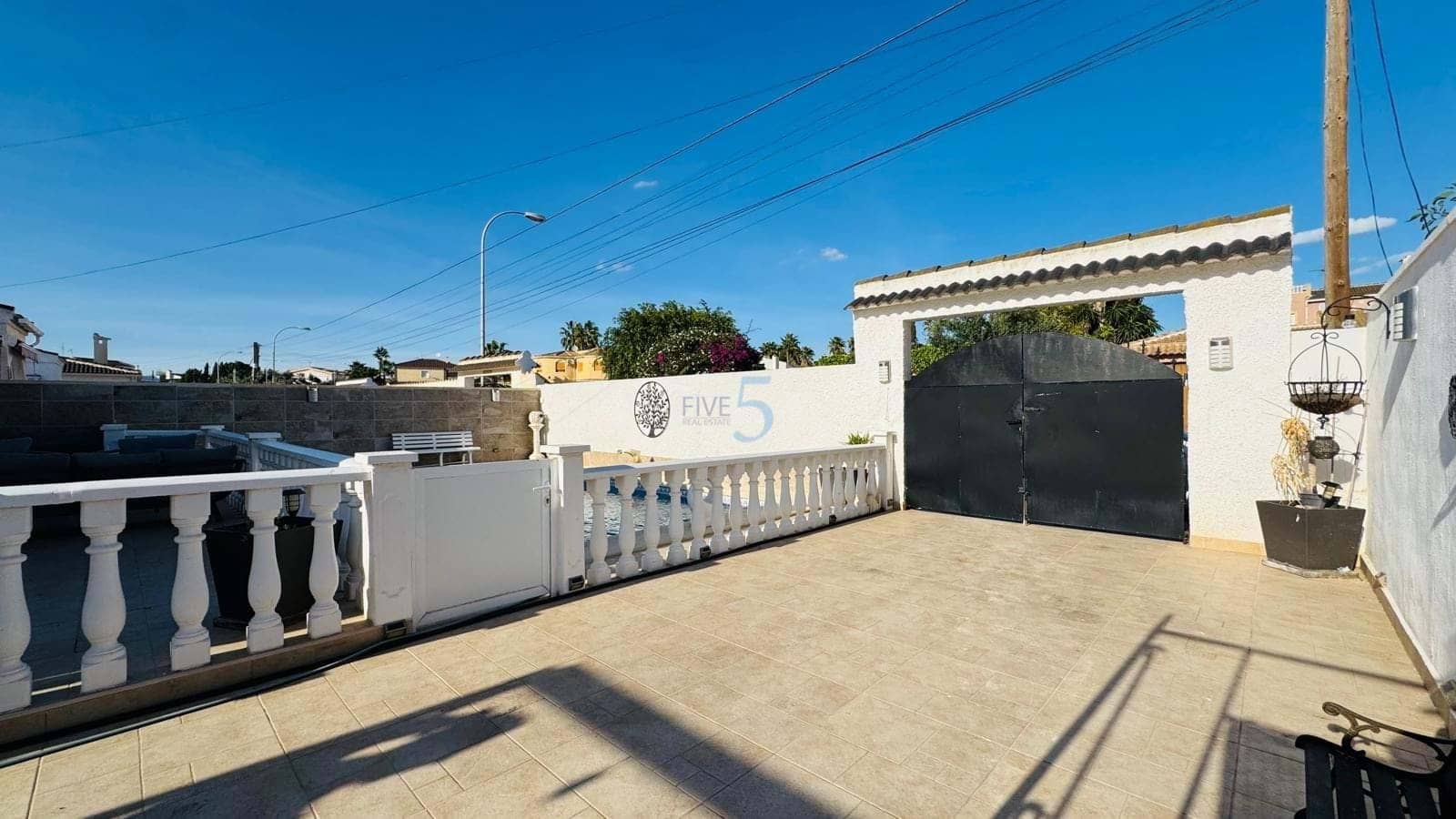 2 bedroom Villa for sale in Torrevieja with pool garage - € 266,000 (Ref: 9401270)