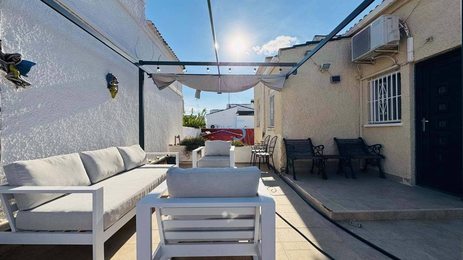 2 bedroom Villa for sale in Torrevieja with pool garage - € 266,000 (Ref: 9401270)