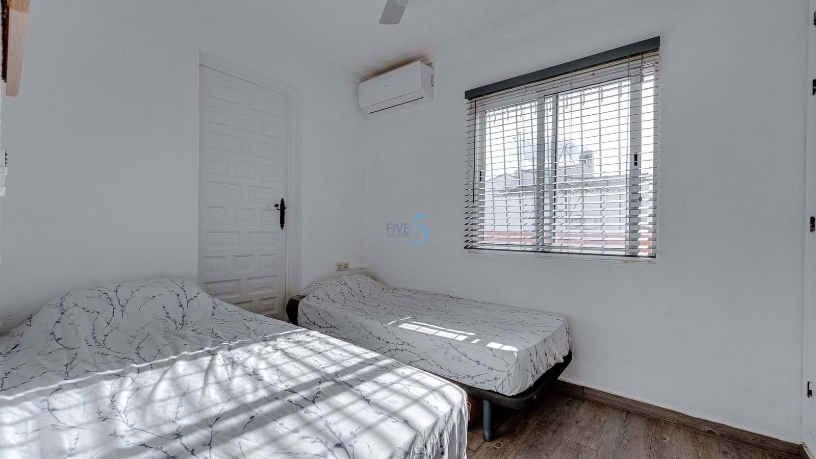 2 bedroom Villa for sale in Torrevieja with pool garage - € 266,000 (Ref: 9401270)