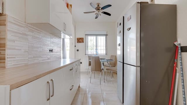 2 bedroom Villa for sale in Torrevieja with pool garage - € 266,000 (Ref: 9401270)