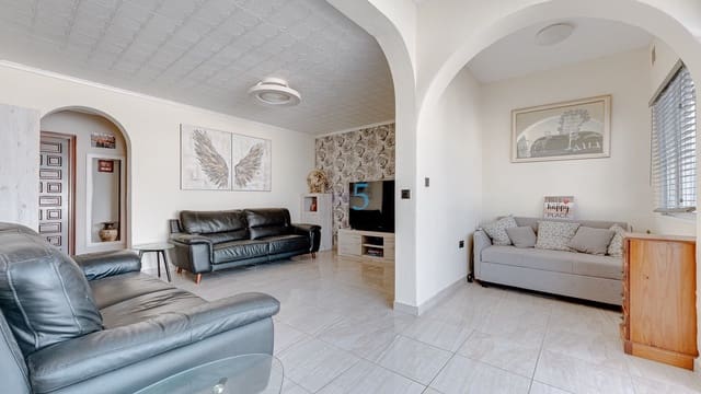 2 bedroom Villa for sale in Torrevieja with pool garage - € 266,000 (Ref: 9401270)