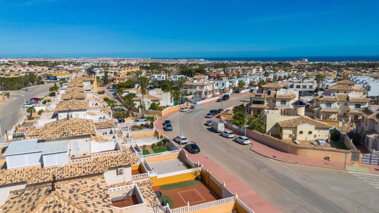 2 chambre Maison de Ville à vendre à Orihuela Costa avec piscine garage - 242 500 € (Ref: 9401804)