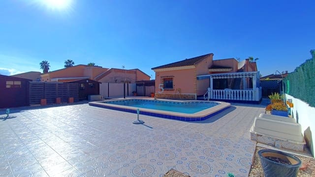 3 bedroom Villa for sale in Formentera del Segura with pool - € 440,000 (Ref: 9402797)