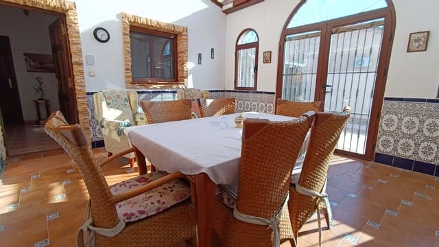 3 bedroom Villa for sale in Formentera del Segura with pool - € 440,000 (Ref: 9402797)