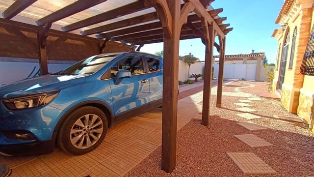 3 bedroom Villa for sale in Formentera del Segura with pool - € 440,000 (Ref: 9402797)