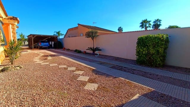 3 bedroom Villa for sale in Formentera del Segura with pool - € 440,000 (Ref: 9402797)