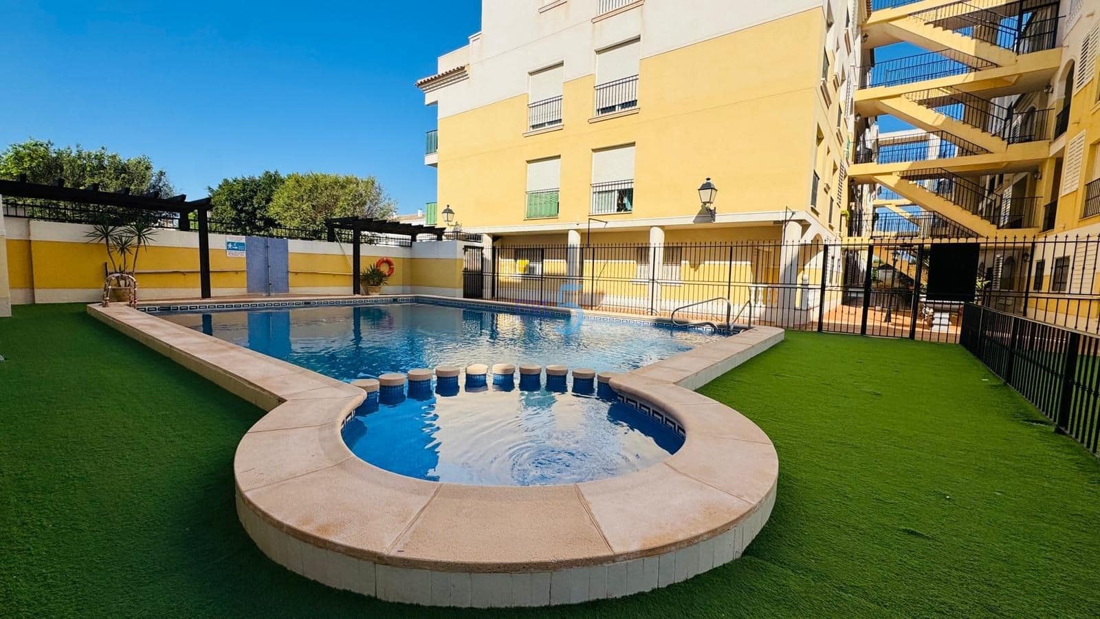 2 chambre Appartement à vendre à Formentera del Segura avec piscine - 150 000 € (Ref: 9402798)