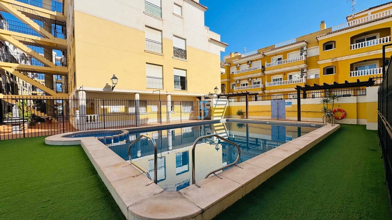 2 chambre Appartement à vendre à Formentera del Segura avec piscine - 150 000 € (Ref: 9402798)