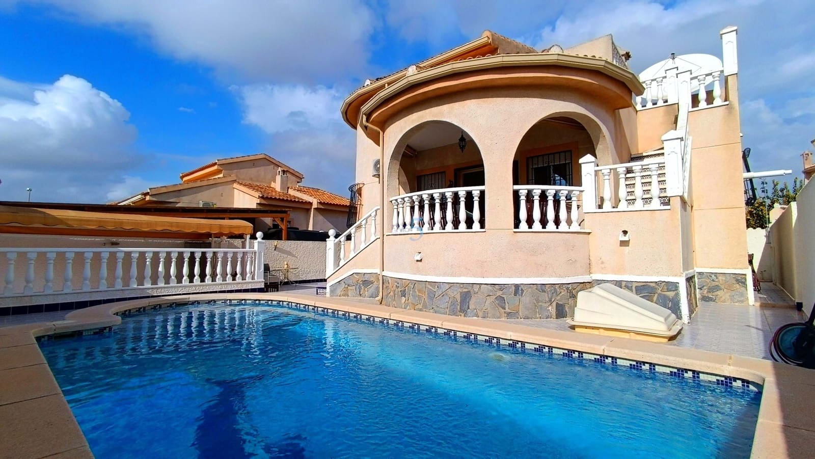 3 camera da letto Villa in vendita in Ciudad Quesada con piscina - 299.999 € (Rif: 9405802)