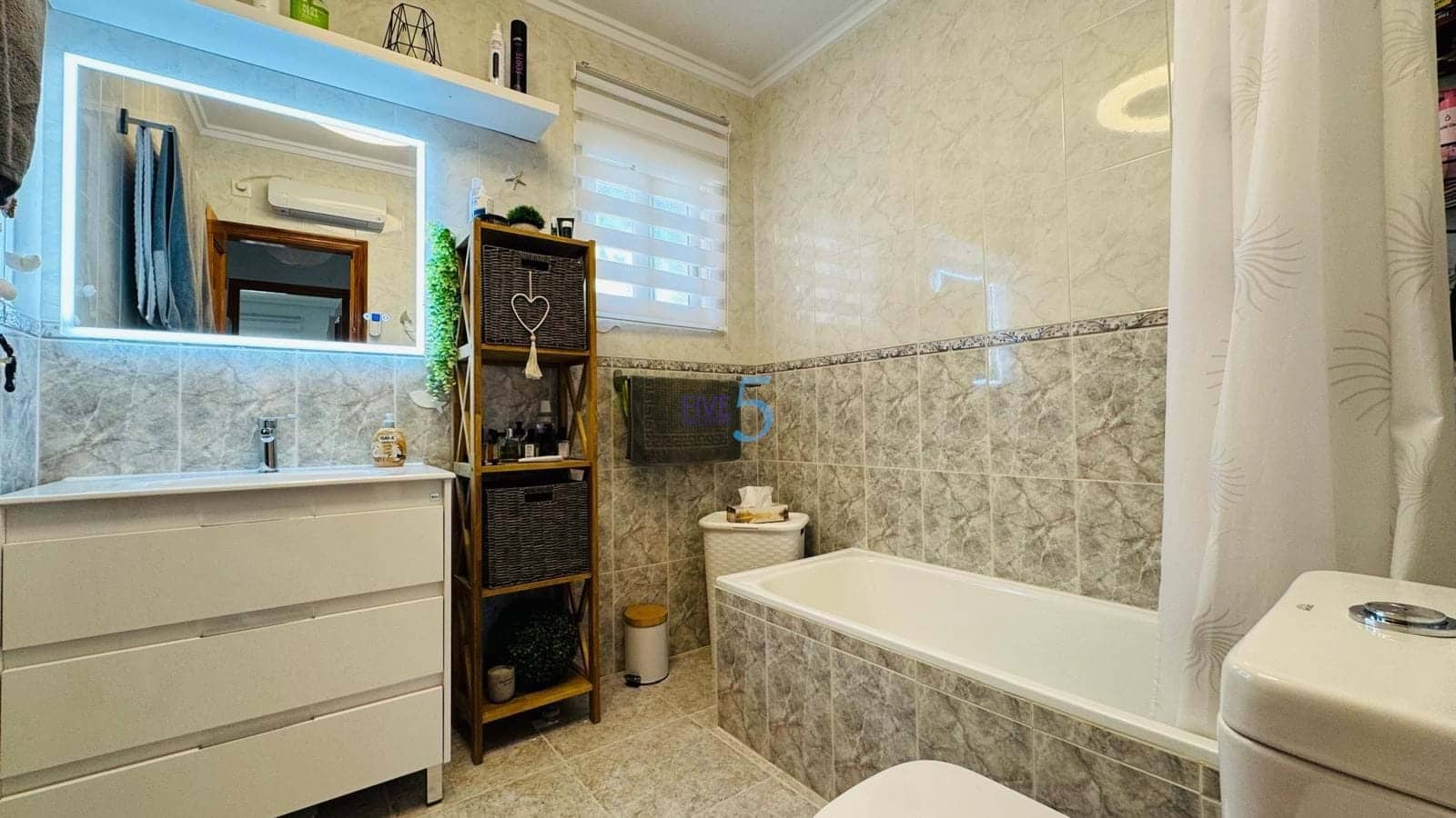 4 chambre Villa/Maison à vendre à Villamartin avec piscine garage - 379 000 € (Ref: 9406942)