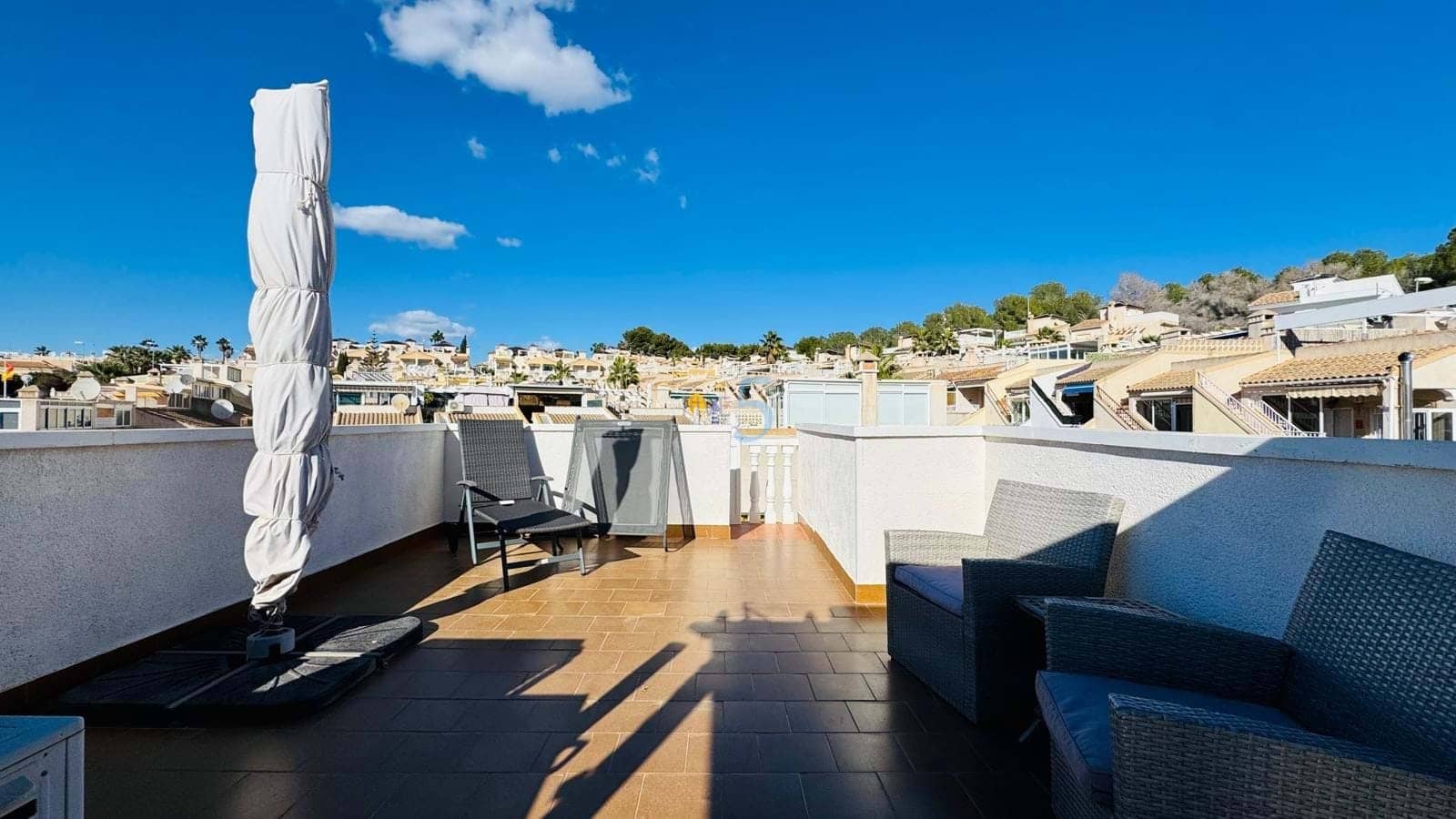 4 chambre Villa/Maison à vendre à Villamartin avec piscine garage - 379 000 € (Ref: 9406942)