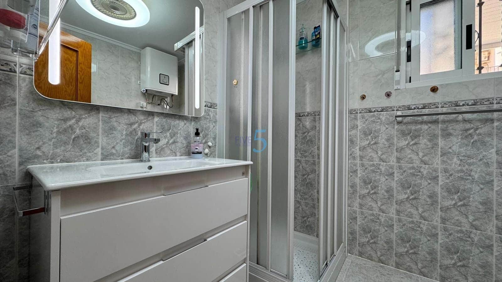 4 chambre Villa/Maison à vendre à Villamartin avec piscine garage - 379 000 € (Ref: 9406942)