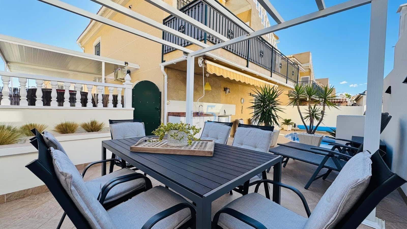 4 chambre Villa/Maison à vendre à Villamartin avec piscine garage - 379 000 € (Ref: 9406942)