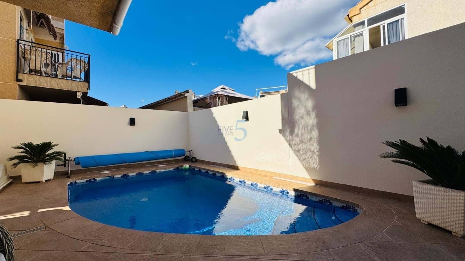 4 chambre Villa/Maison à vendre à Villamartin avec piscine garage - 379 000 € (Ref: 9406942)