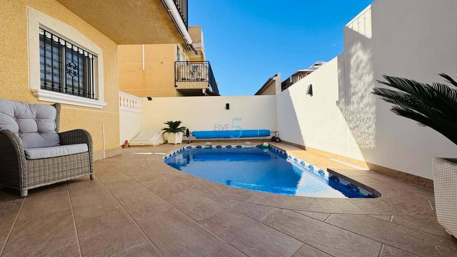 4 chambre Villa/Maison à vendre à Villamartin avec piscine garage - 379 000 € (Ref: 9406942)