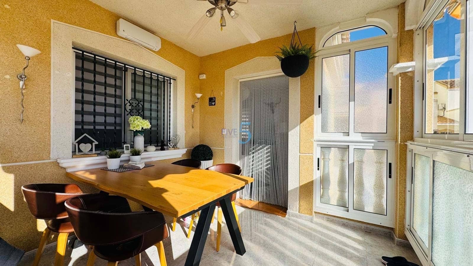 4 chambre Villa/Maison à vendre à Villamartin avec piscine garage - 379 000 € (Ref: 9406942)