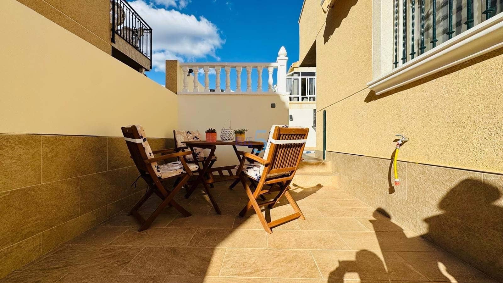 4 chambre Villa/Maison à vendre à Villamartin avec piscine garage - 379 000 € (Ref: 9406942)