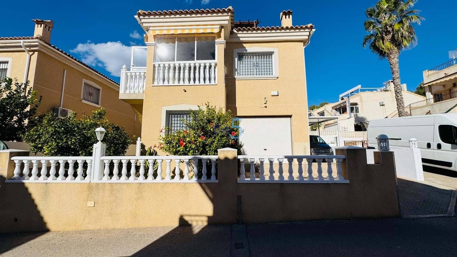 4 chambre Villa/Maison à vendre à Villamartin avec piscine garage - 379 000 € (Ref: 9406942)