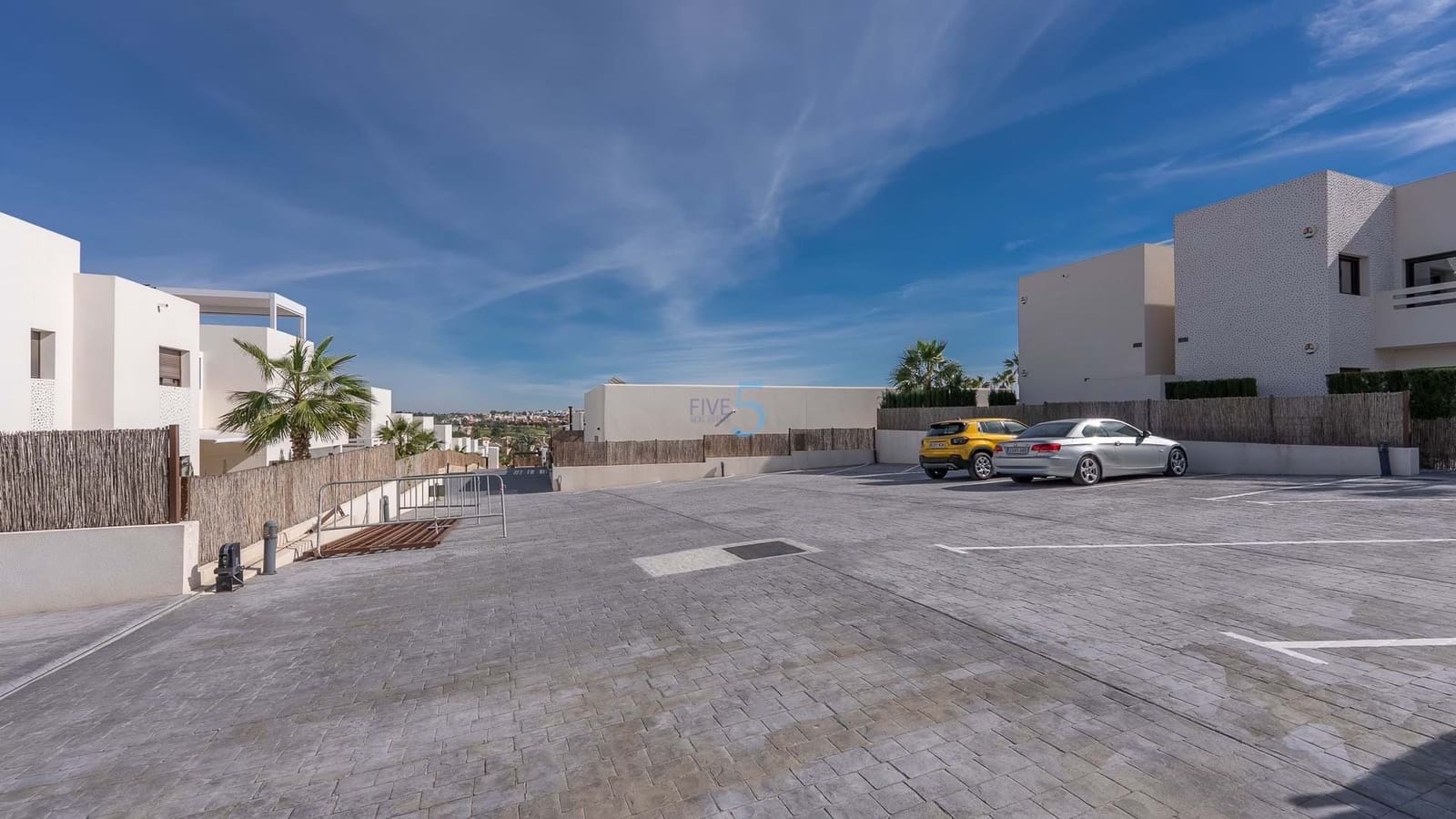 2 slaapkamer Appartement te koop in Algorfa met zwembad garage - € 279.000 (Ref: 9409689)