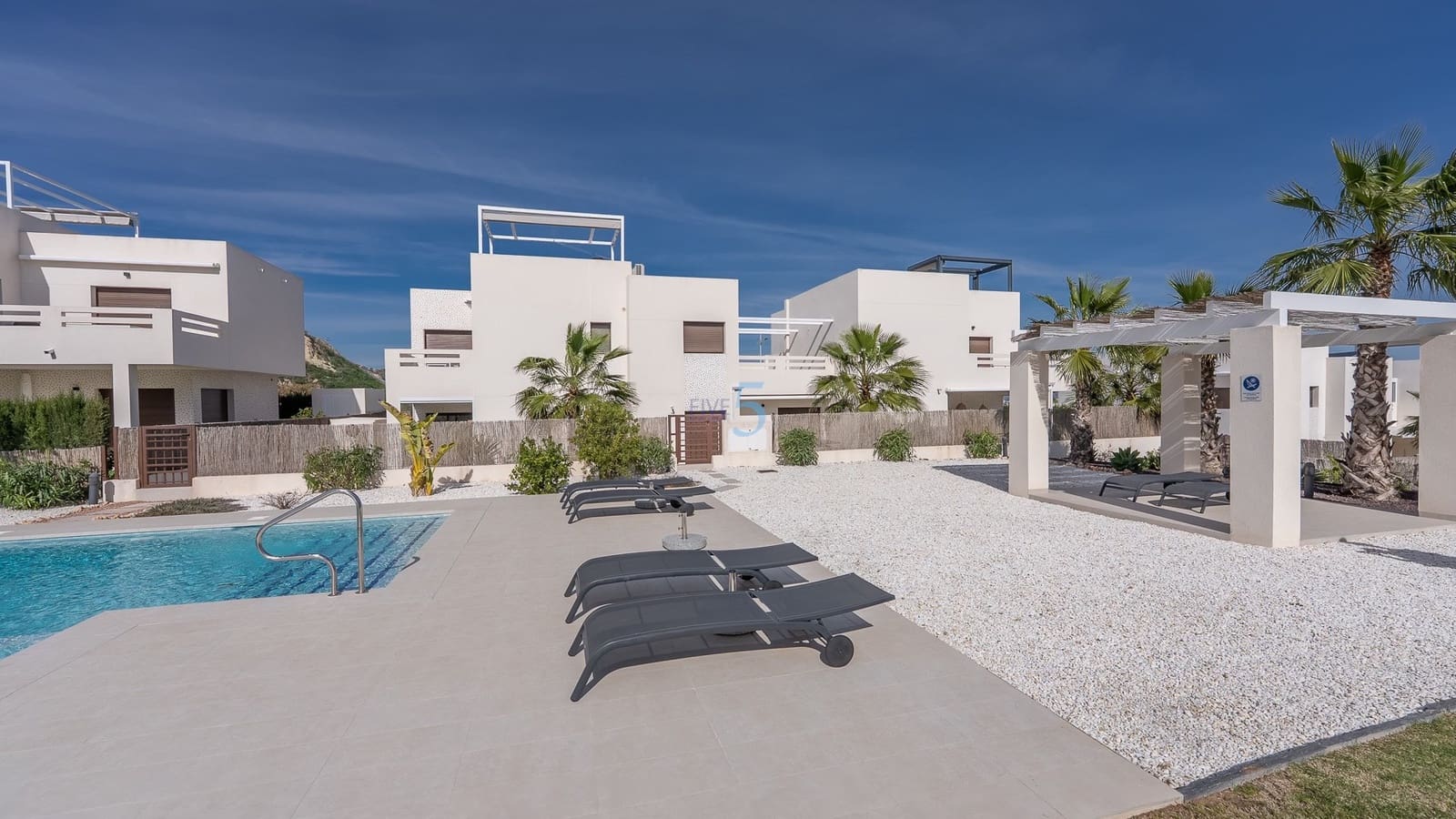 2 slaapkamer Appartement te koop in Algorfa met zwembad garage - € 279.000 (Ref: 9409689)