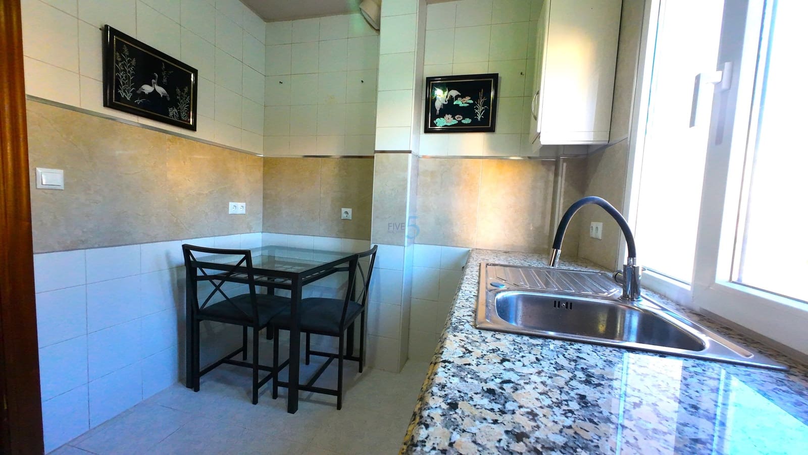 Apartamento de 2 habitaciones en Torrevieja en venta - 120.000 € (Ref: 9409990)
