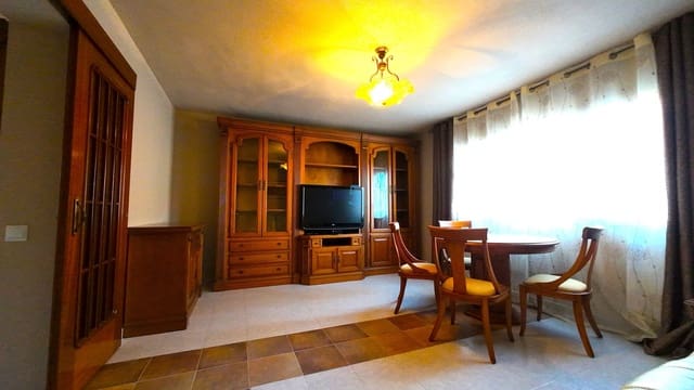 Apartamento de 2 habitaciones en Torrevieja en venta - 120.000 € (Ref: 9409990)