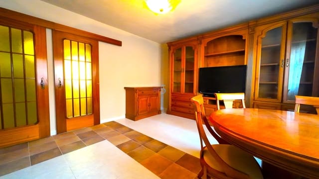 Apartamento de 2 habitaciones en Torrevieja en venta - 120.000 € (Ref: 9409990)