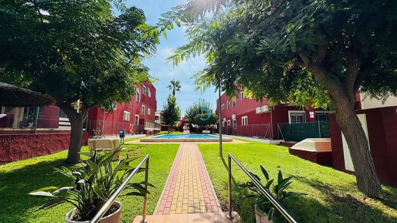 2 bedroom Apartment for sale in Los Altos with pool - € 185,000 (Ref: 9411520)