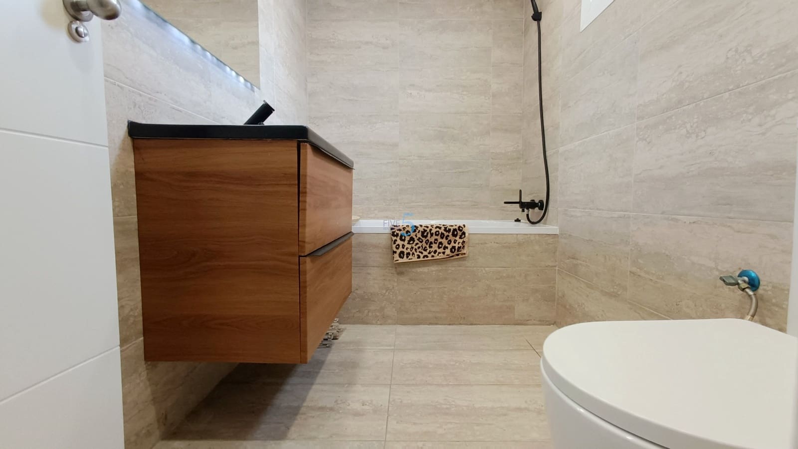 3 bedroom Semi-detached Villa for sale in Benijofar with pool - € 215,000 (Ref: 9412860)