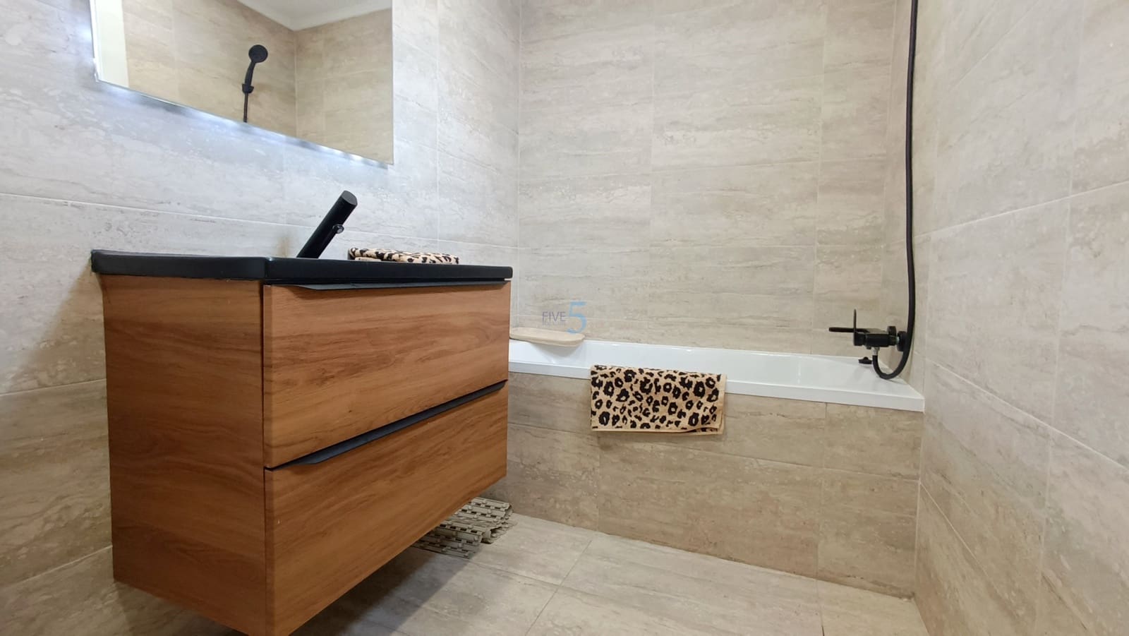 3 bedroom Semi-detached Villa for sale in Benijofar with pool - € 215,000 (Ref: 9412860)