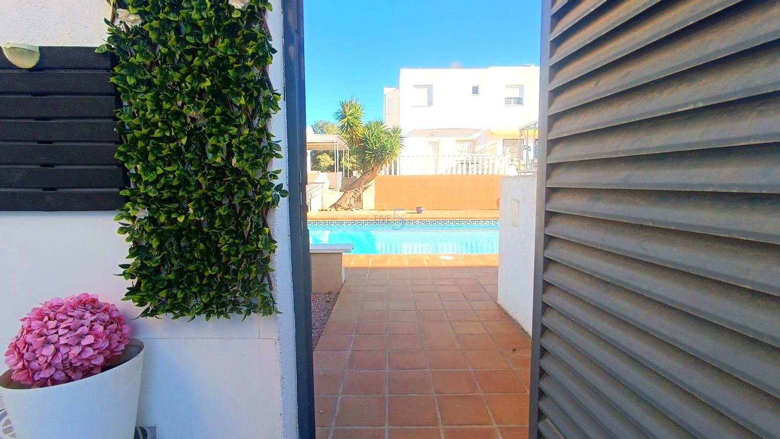 3 bedroom Semi-detached Villa for sale in Benijofar with pool - € 215,000 (Ref: 9412860)