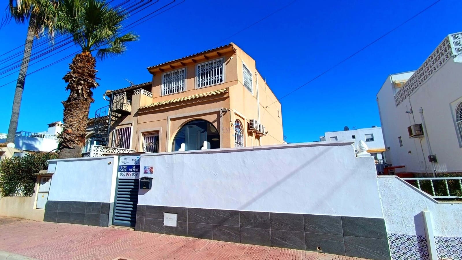 3 bedroom Semi-detached Villa for sale in Benijofar with pool - € 215,000 (Ref: 9412860)